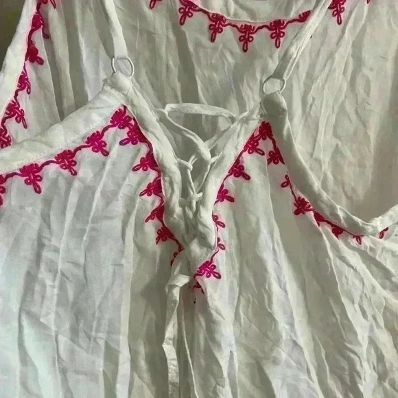 Torrid white camisoles/tank top embroidered adjustable straps. Medium - Picture 4 of 6